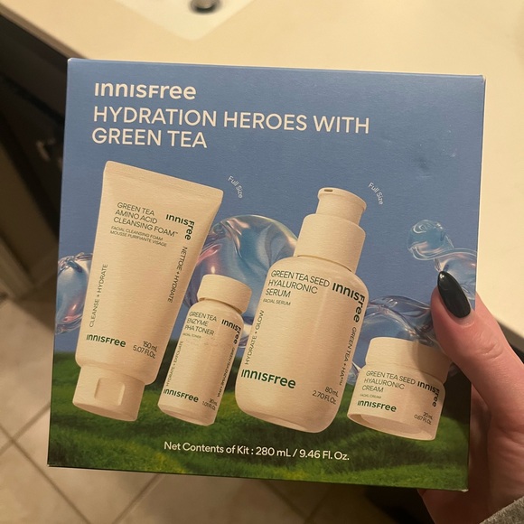 InnIsFree Other - Innisfree - Hydration Heros Set
